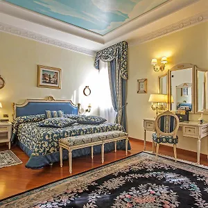 Daniel's Hotel